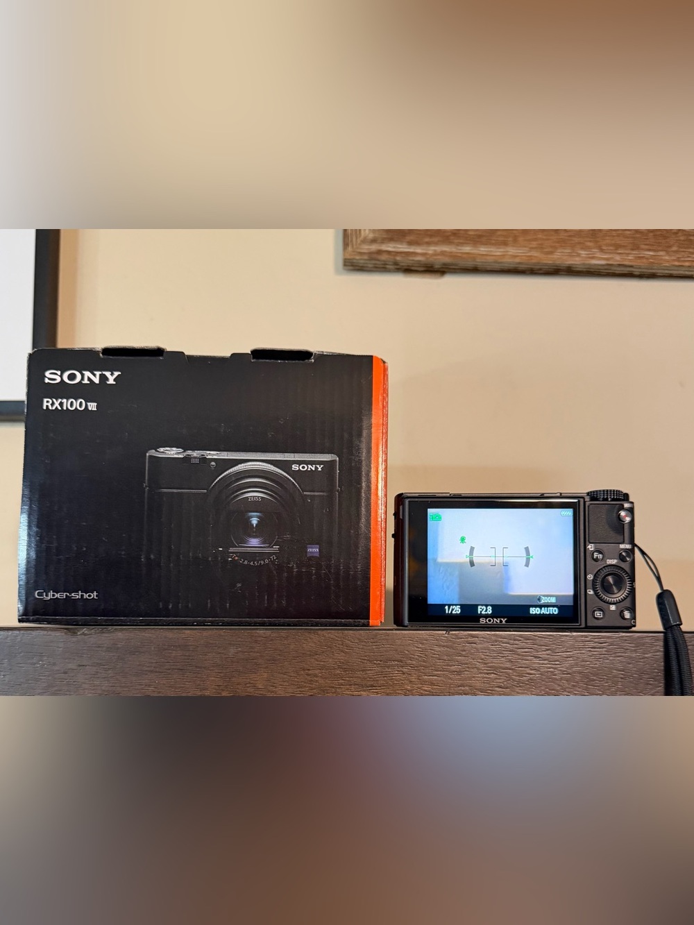 Sony RX100 VII Camera - Picture 2 of 3